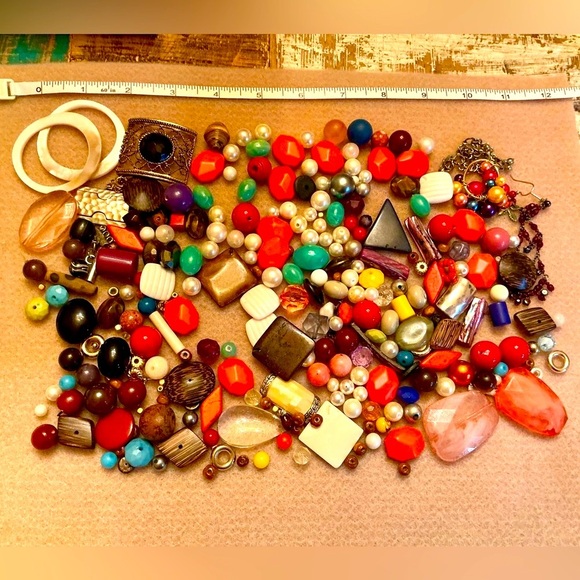 Lot of 225 vintage beads! - Picture 1 of 3